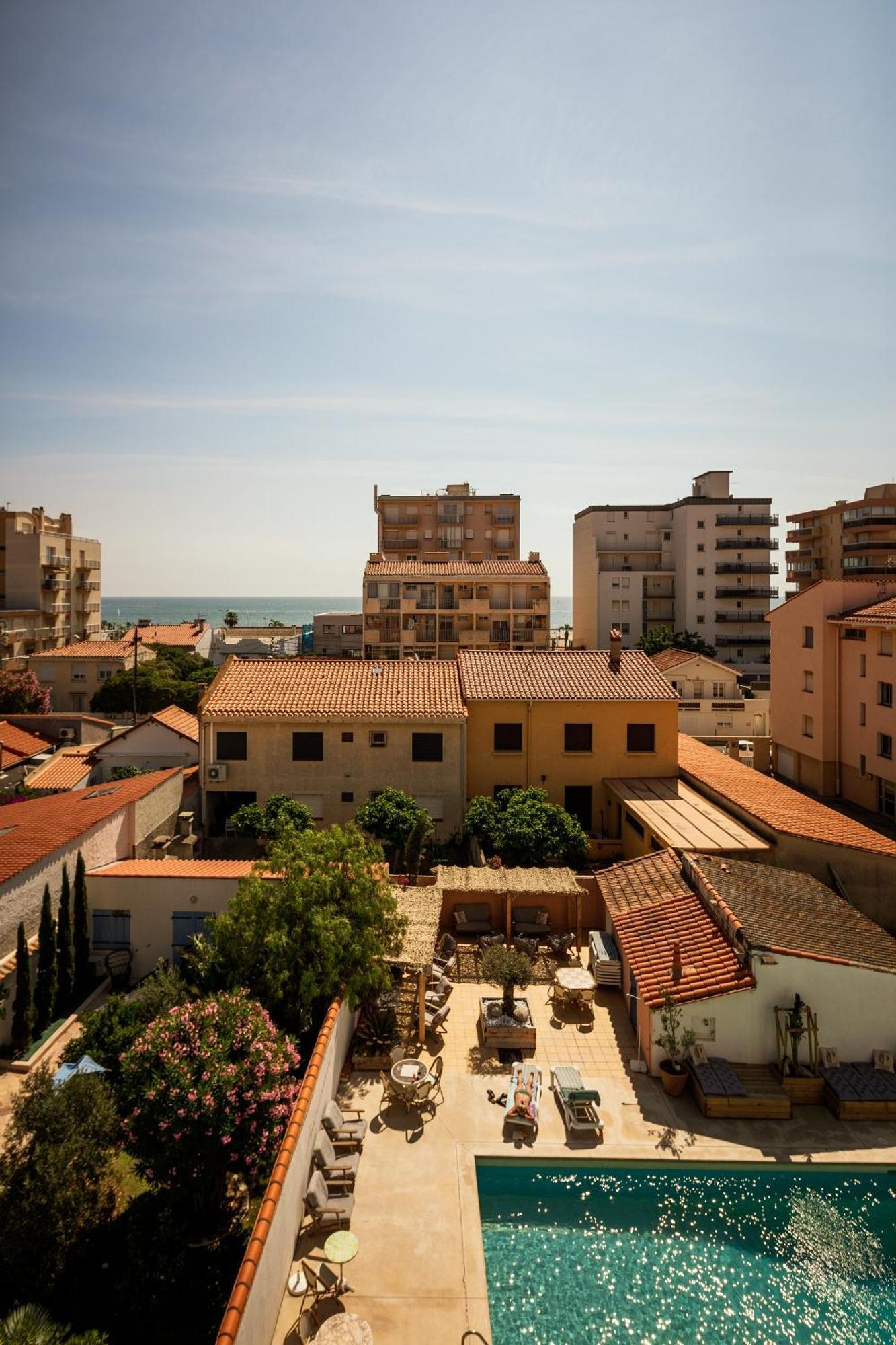 Hotel Les Sables - Urban Style - By Logis Hotels Canet-en-Roussillon Exterior photo