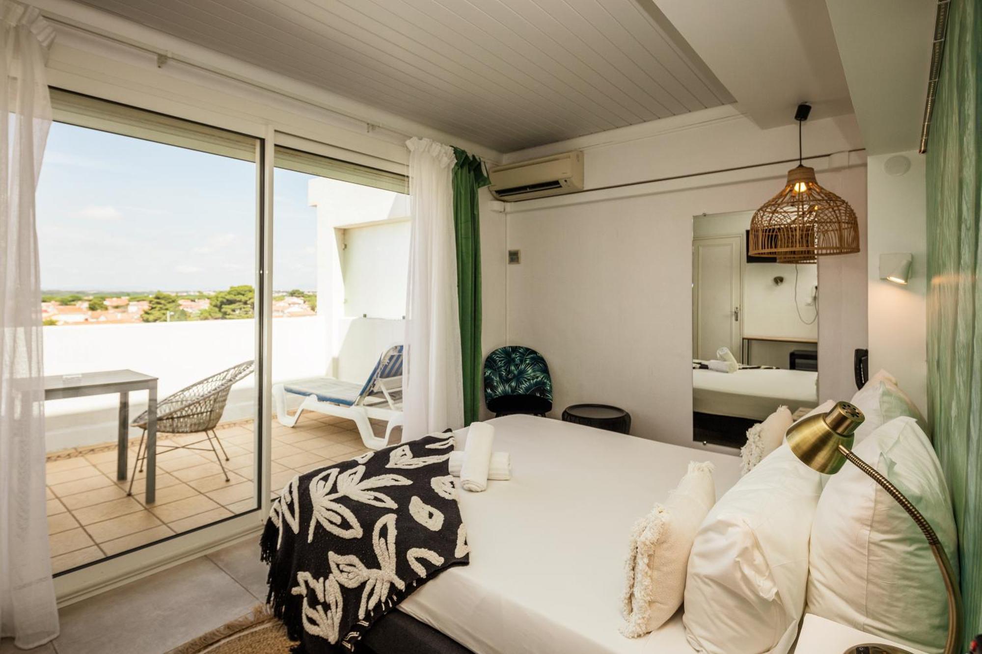 Hotel Les Sables - Urban Style - By Logis Hotels Canet-en-Roussillon Exterior photo