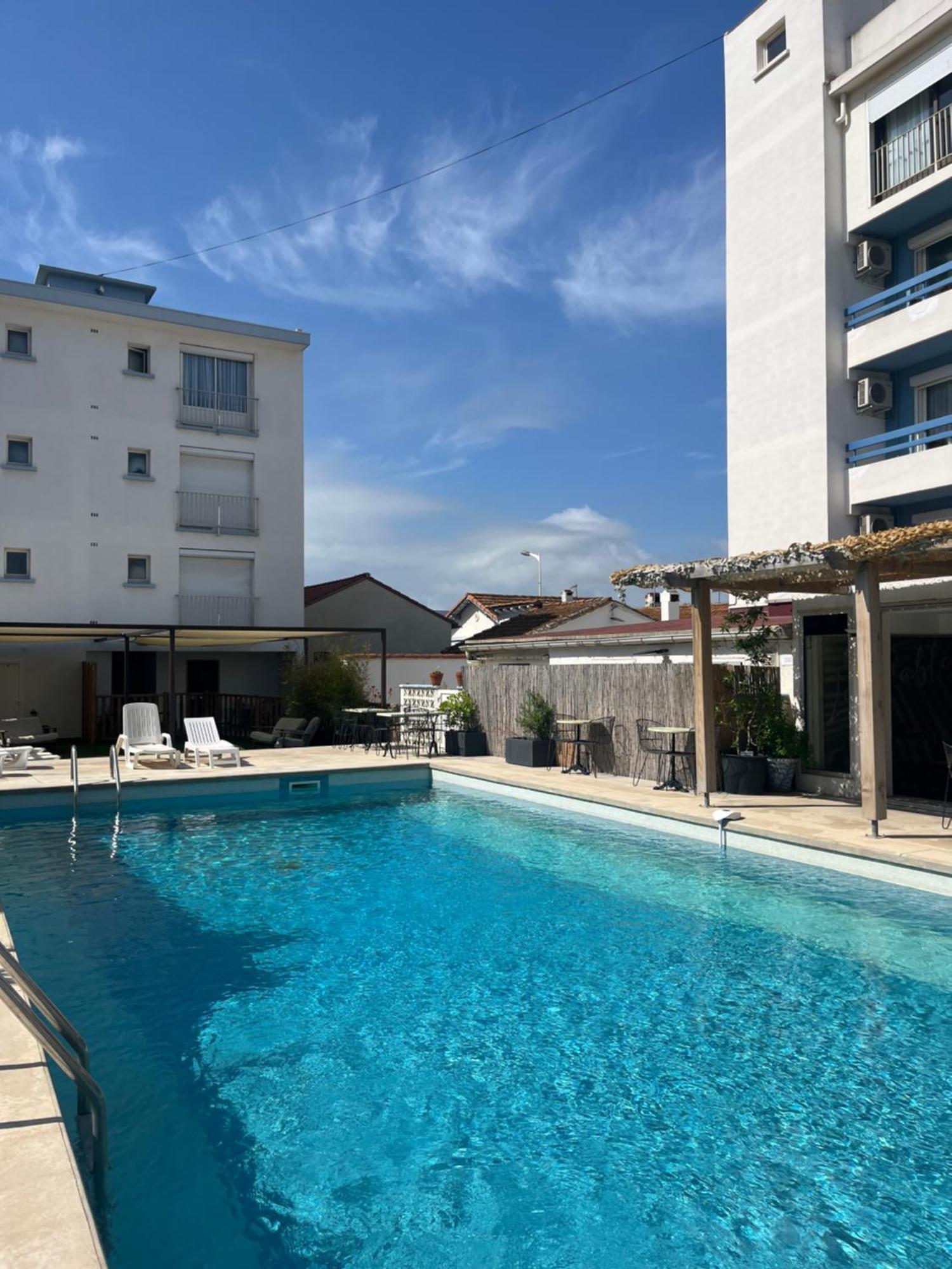 Hotel Les Sables - Urban Style - By Logis Hotels Canet-en-Roussillon Exterior photo
